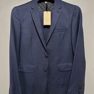 Men’s Burberry Suit - New